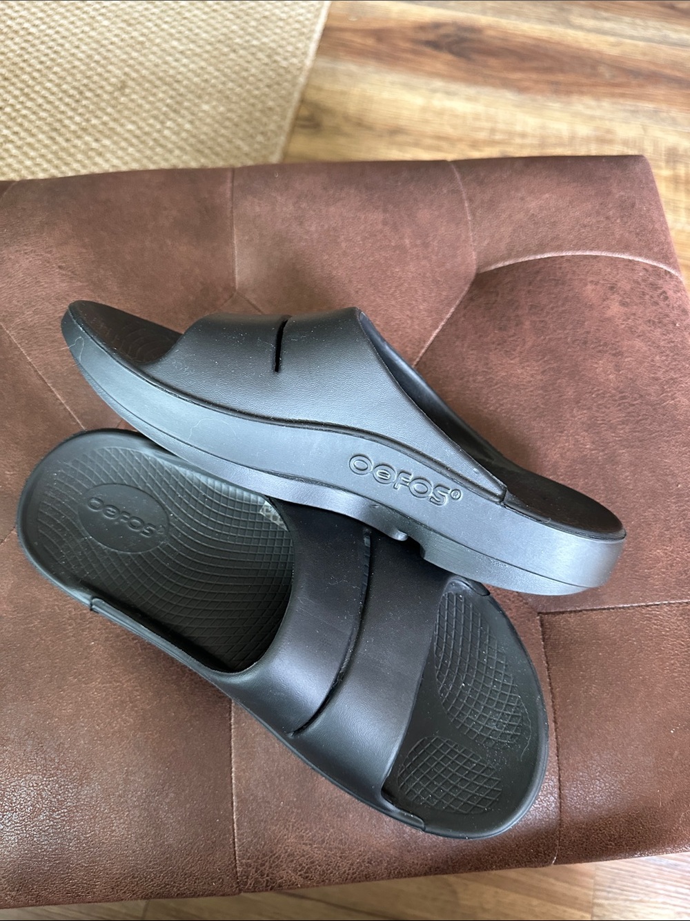 OOFOS Men's Black Recovery Slide Sandals - Picture 4 of 4